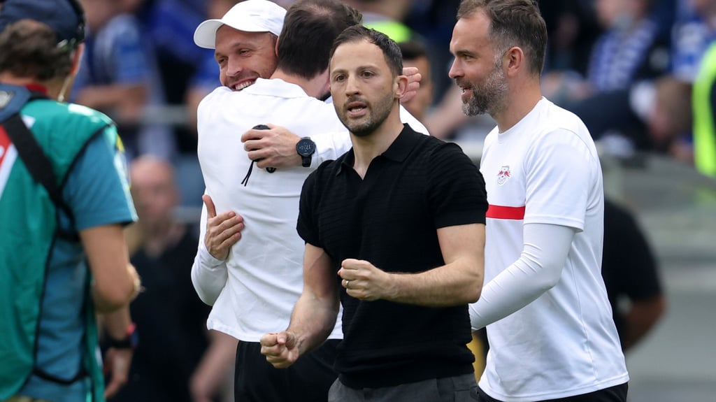 Ballte nach dem Schlusspfiff in Bielefeld die Champions-League-Faust: RB-Coach Domenico Tedesco