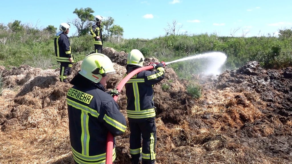 Aufgrund der extremen Dürre flammte der Brand immer wieder auf.
