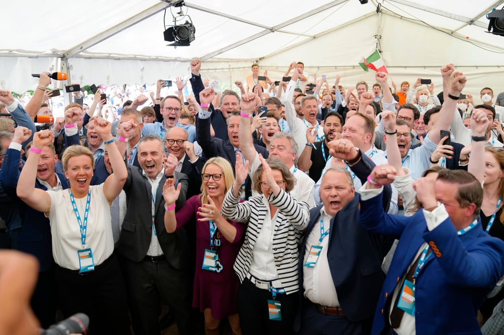 Freudenstimmung bei der Wahlparty der CDU in NRW - die Grünen und die CDU gehen als Gewinner aus der Landtagswahl hervor.