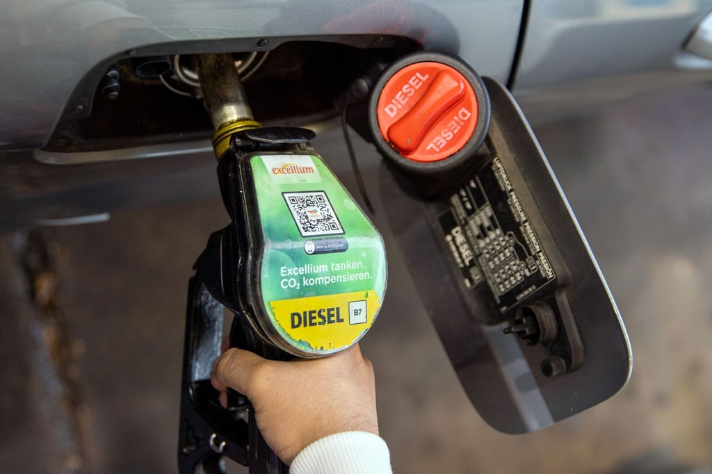 Seit dem 4. März hatten die Verwerfungen durch den Ukraine-Krieg Diesel teurer als E10 gemacht.