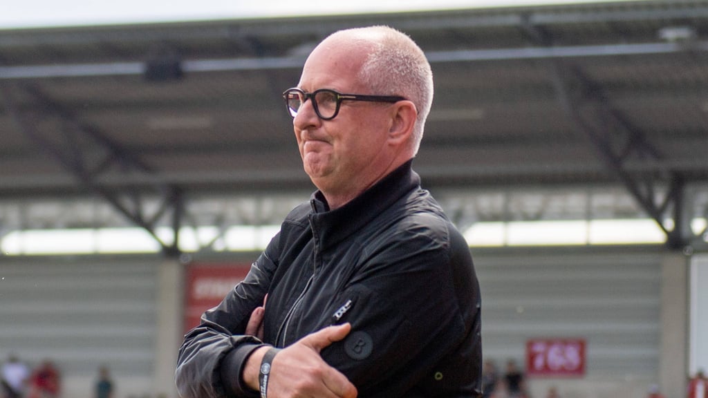 HFC-Präsident Jens Rauschenbach bedankte sich nach dem letzten Heimspiel bei den Fans für die Unterstützung.
