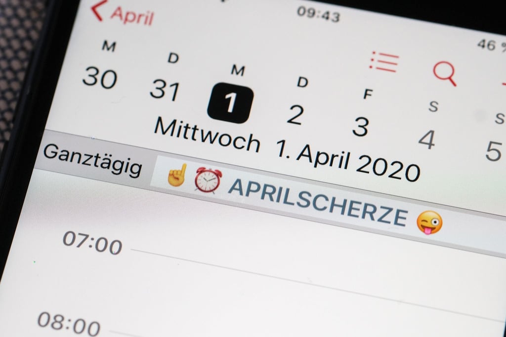 Zeit für Spaß? Aprilscherze können im Job folgenreicher sein, als manche denken würden.