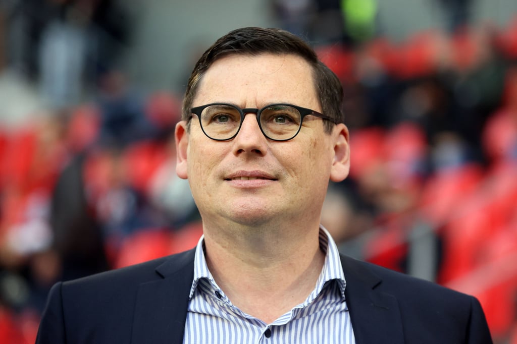 Oliver Leki ist von Oliver Mintzlaffs Aussagen zum Fanschal irritiert.