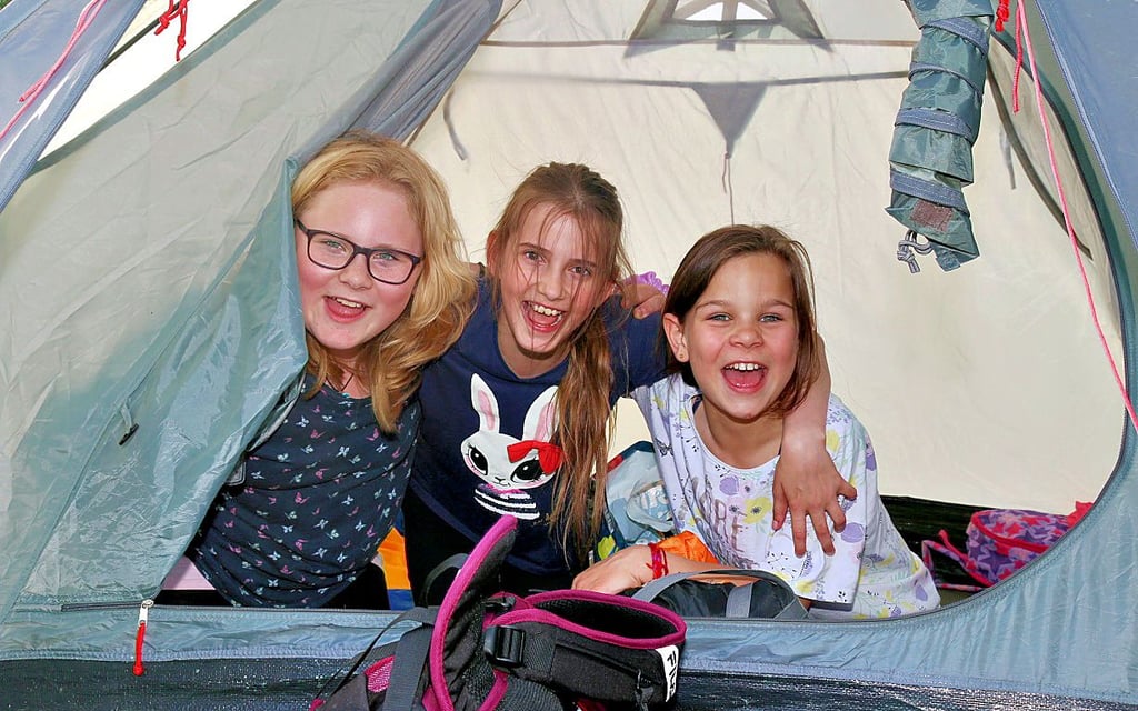 Milene (von links), Anna und Lara freuen sich auf die gemeinsame Zeit.