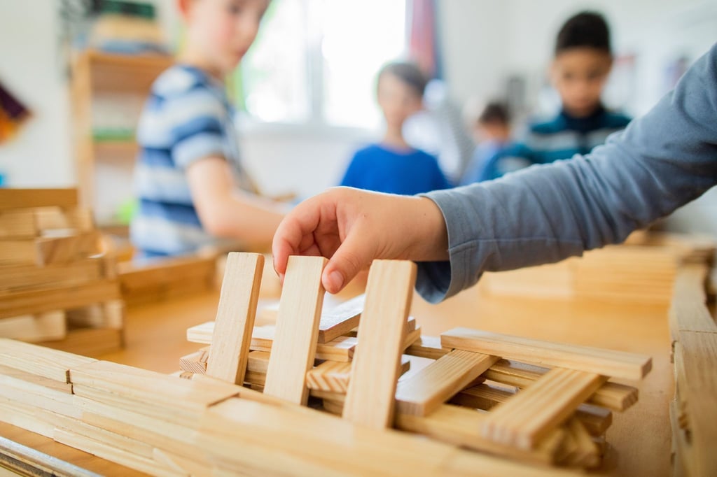 Viele Kitas konnten 2021 den Betrieb an mehr als jedem zweiten Tag nur unter Gefährdung der Sicherheit der zu betreuenden Kinder aufrechterhalten, erklärt der Bundesvorsitzende des Verbandes Bildung und Erziehung.