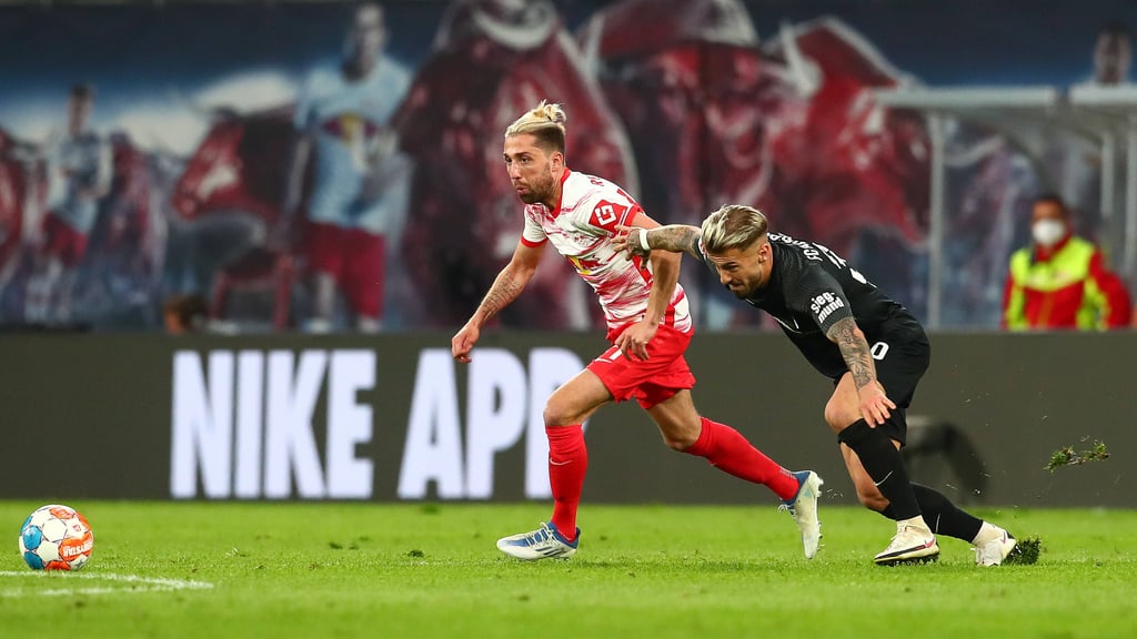 Kevin Kampl (l.) zieht im Mittelfeld von RB Leipzig die Strippen.