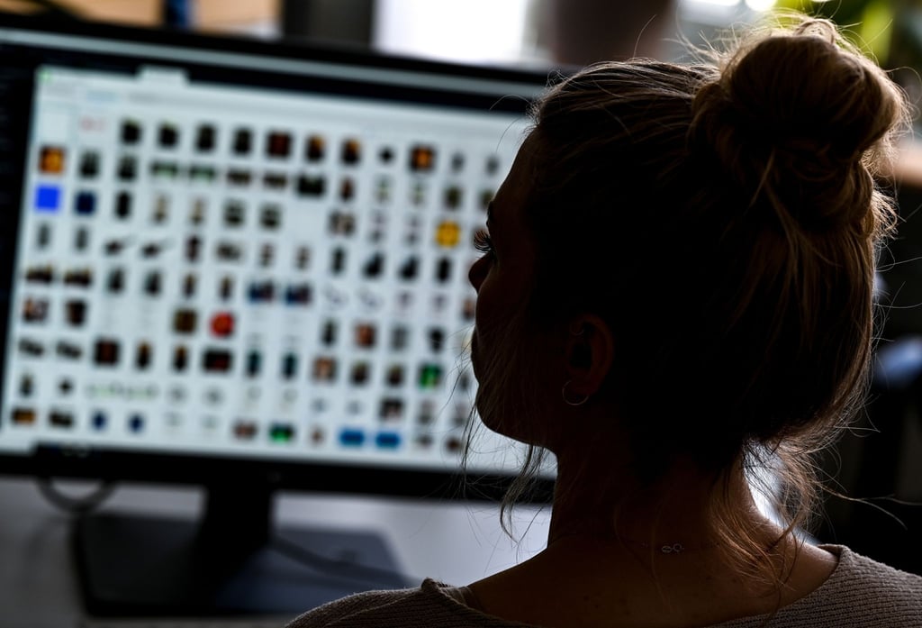 Der Gesetzesentwurf besagt, dass Unternehmen analysieren müssen, wie groß das Risiko ist, dass über ihre Dienste Missbrauchsdarstellungen verbreitet werden oder sogenanntes Grooming betrieben wird.