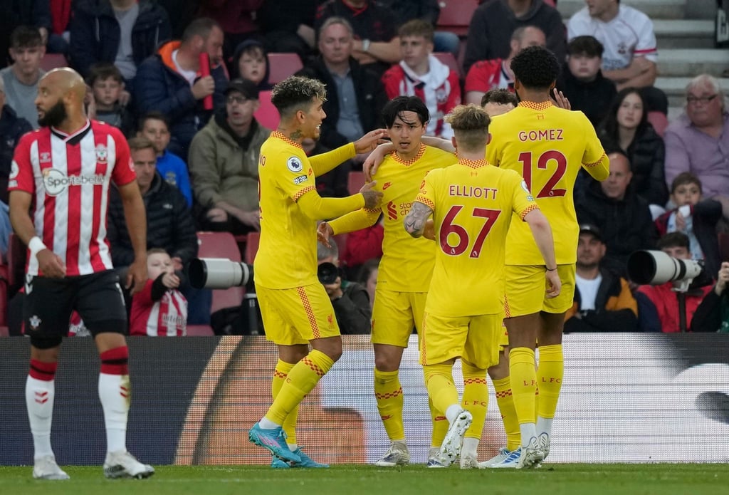Liverpool rückt bis auf einen Punkt an Tabellenführer Manchester City heran.
