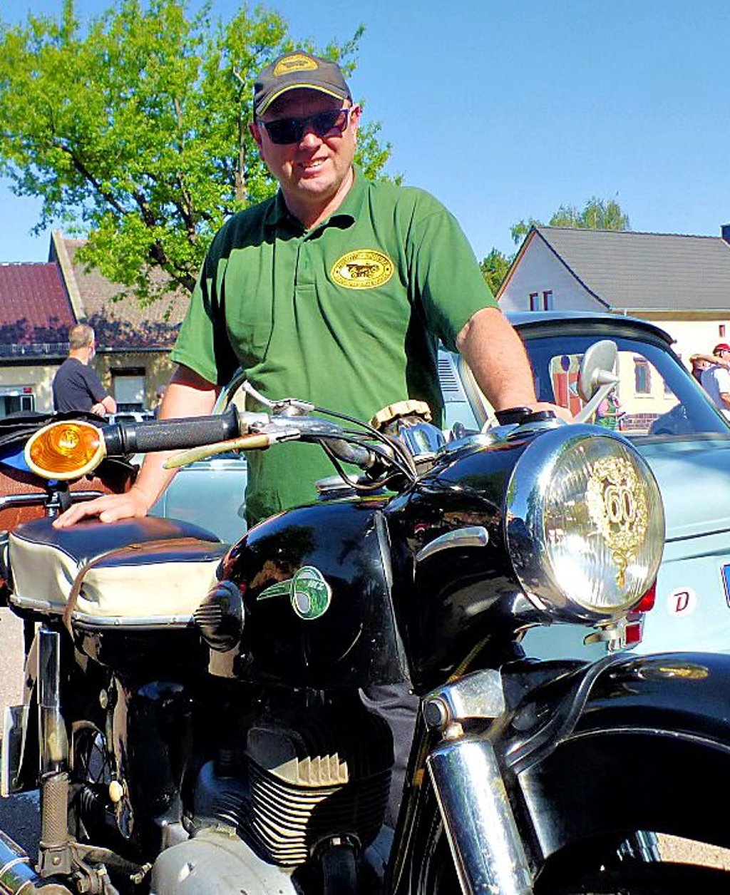 Norbert Bartsch mit seiner 60 Jahre alten MZ ES 175/1.