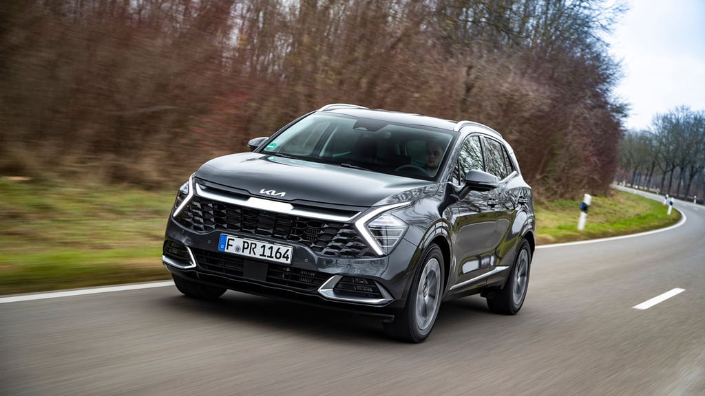 Kia hat den Sportage rundum erneuert. Mit markantem Design, moderner Ausstattung und einigen Extras schicken die Koreaner den kompakten SUV in den Konkurrenzkampf.