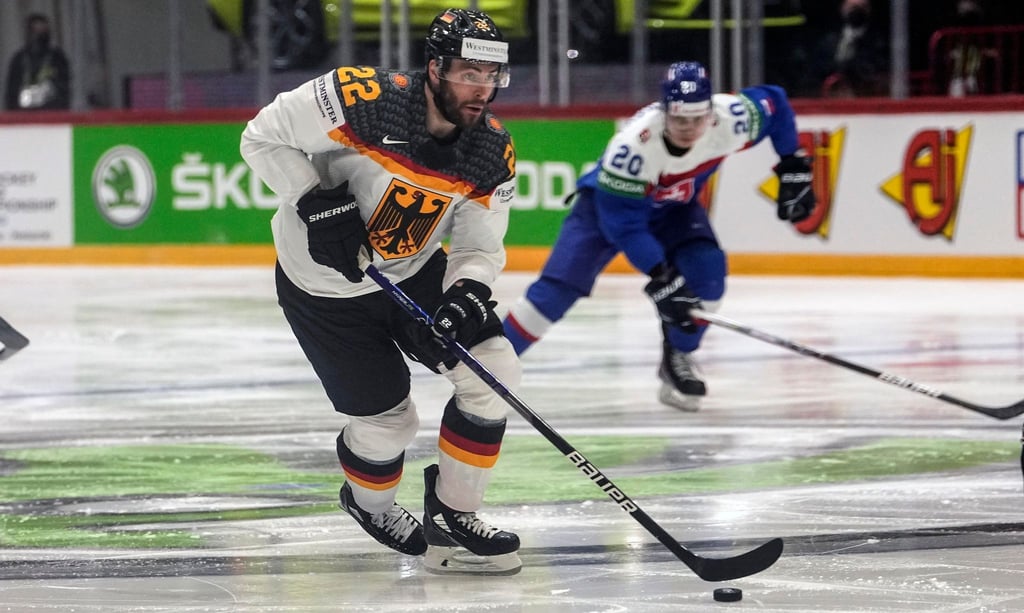 Nationalspieler Matthias Plachta setzte sich mit dem DEB-Team gegen die Slowakei durch.