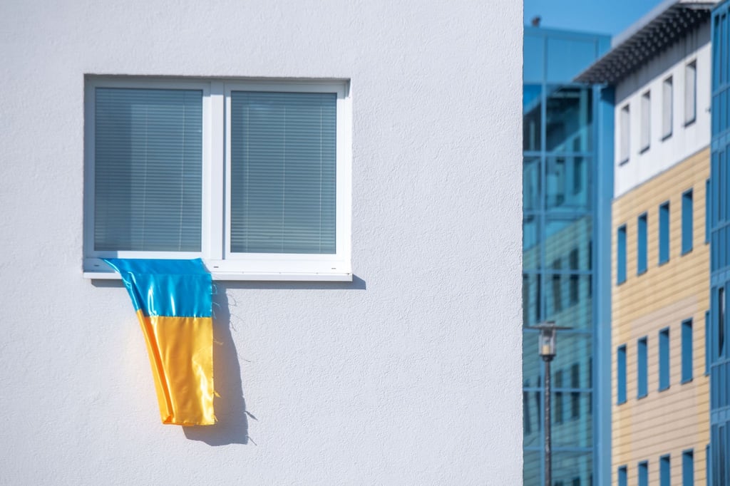 Eine verbilligte oder kostenfreie Überlassung Ihrer Immobilie an ukrainische Geflüchtete? Steuerlich haben Sie dadurch keine Nachteile zu fürchten.