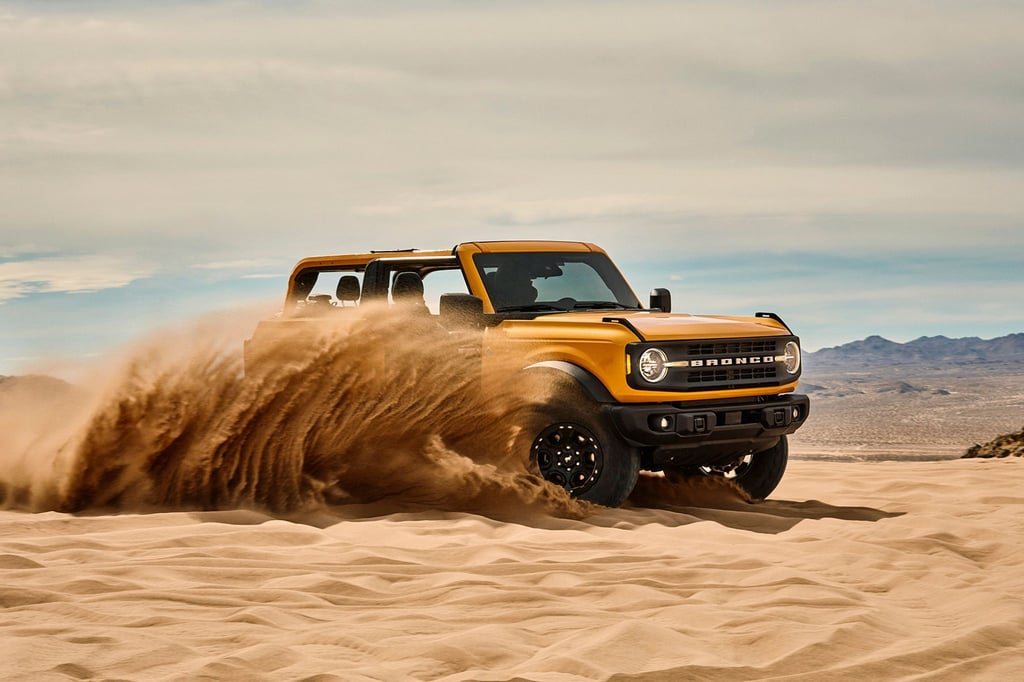 Seine Stärken zeigt der Ford Bronco erst abseits des Asphalts. Ein sandiger Untergrund ist für ihn etwa kein Problem.