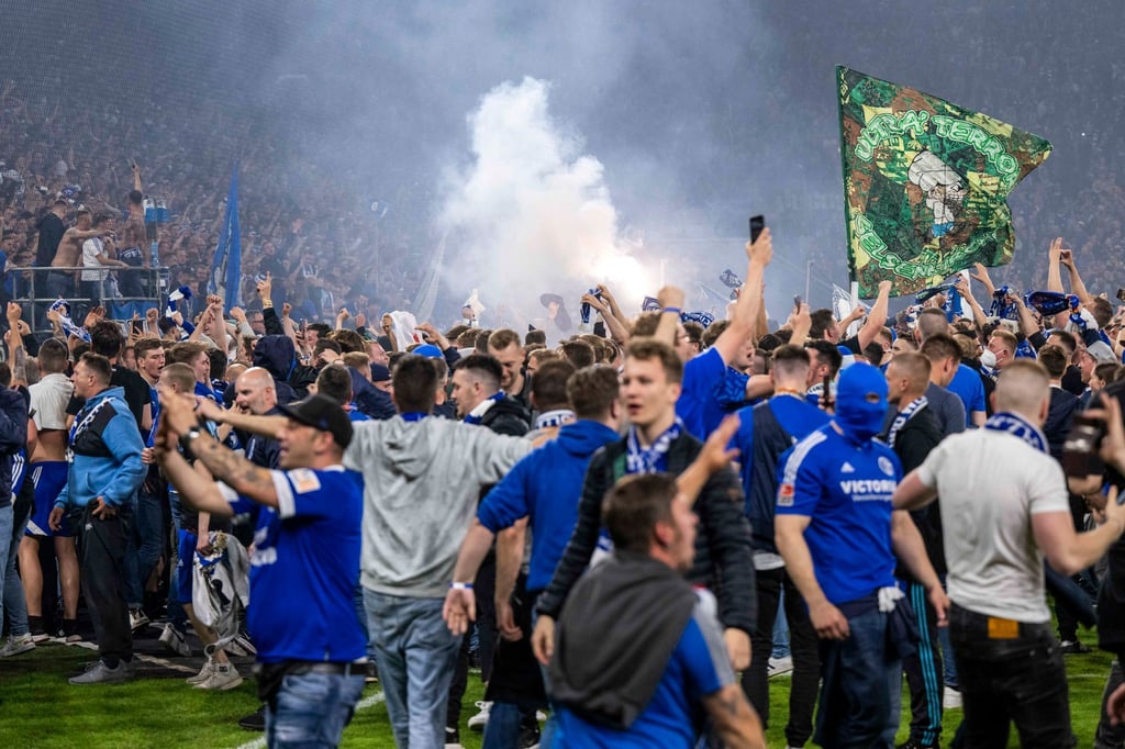 Schalke 04 prüft die Hinweise des verletzten Fans.