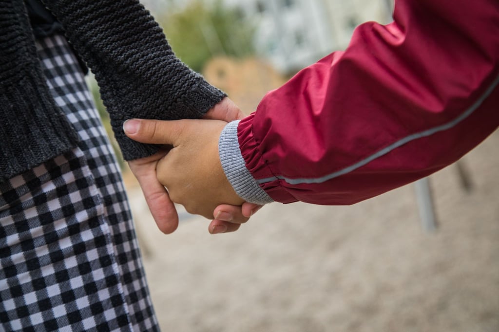 Unabhängig vom Alter muss in einem Kindesschutzverfahren das Kind angehört werden. Das hatte ein Familiengericht versäumt.