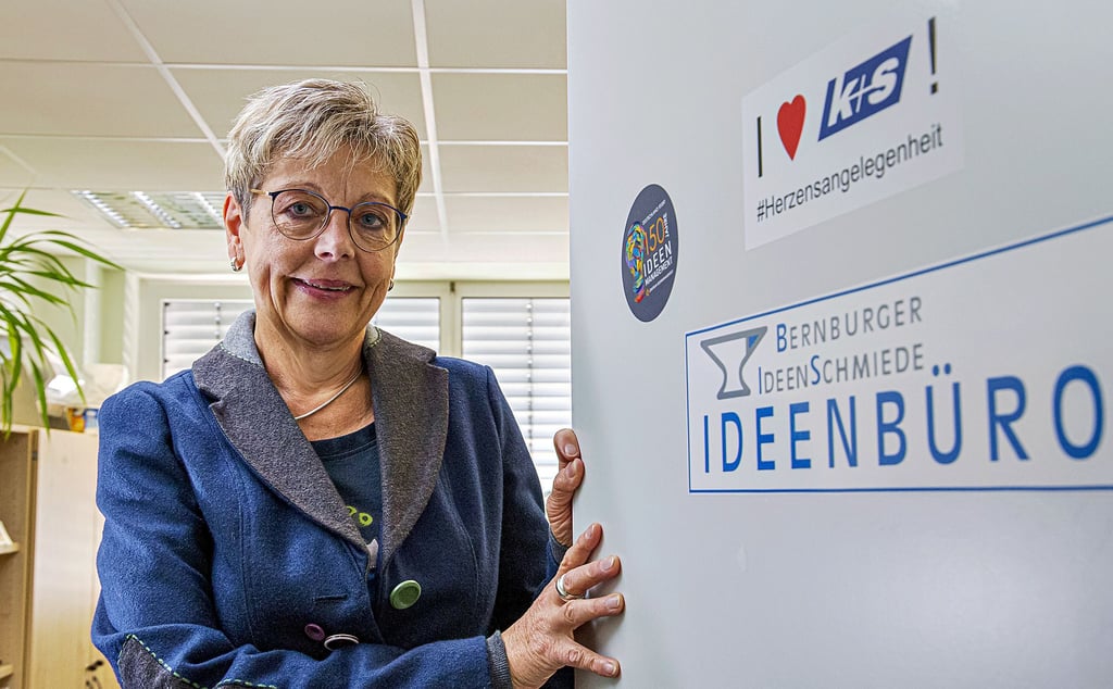 Steffi Damme koordiniert in ihrem Ideenbüro im Verwaltungsgebäude das Ideenmanagement des Bernburger K+S-Steinsalzwerkes.