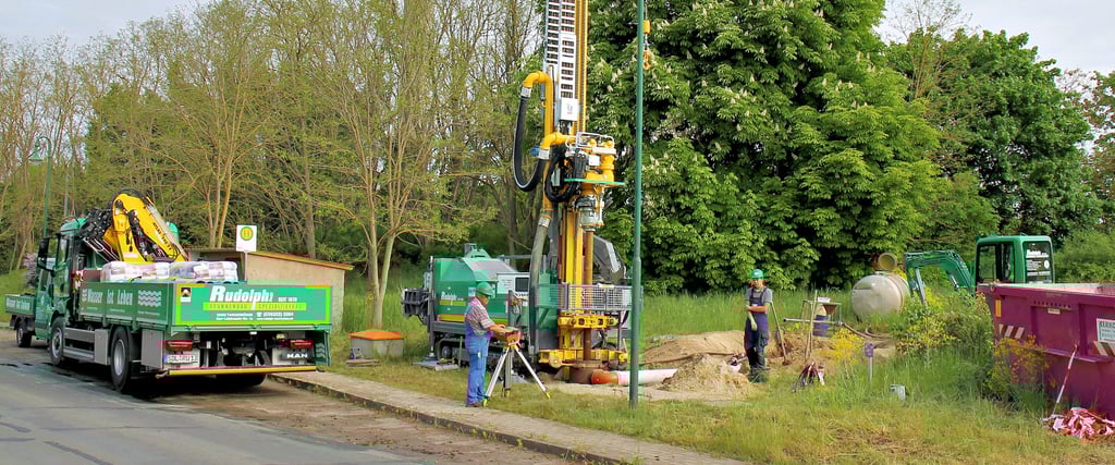 Ein Löschwasserbrunnen wird in Scheeren gebohrt.