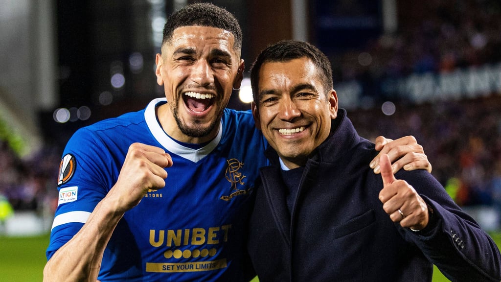 Finaaaale! Leon Balogun und Trainer Giovanni van Bronckhorst.