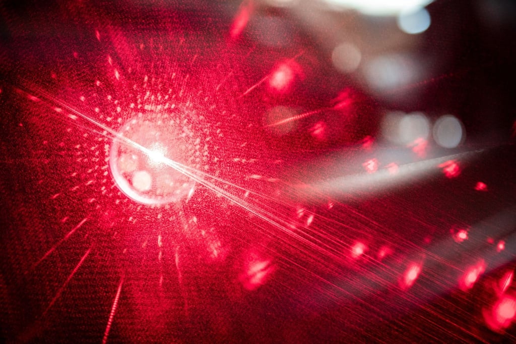 Laserpointer sind kein Spielzeug und können schnell gefährlich werden, wenn jemand geblendet wird.