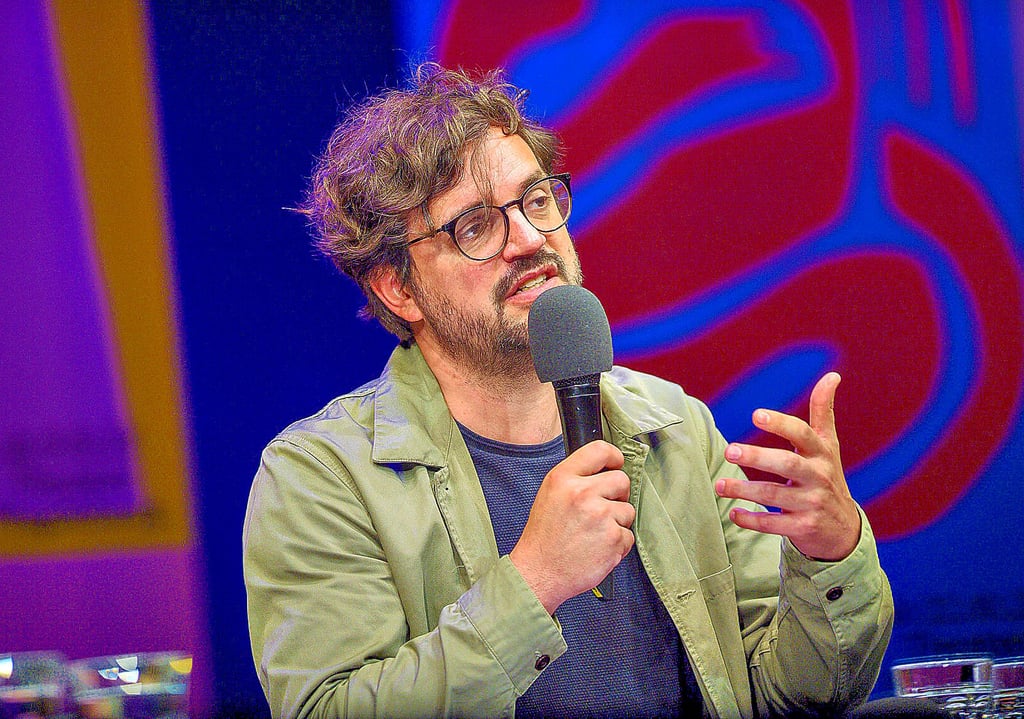 Der designierte Generalintendant Julien Chavan kündigte gestern bei der Vorstellung der neuen Spielzeit insgesamt 26 Premieren an. Mit einem Theaterfest geht es Anfang September los.
