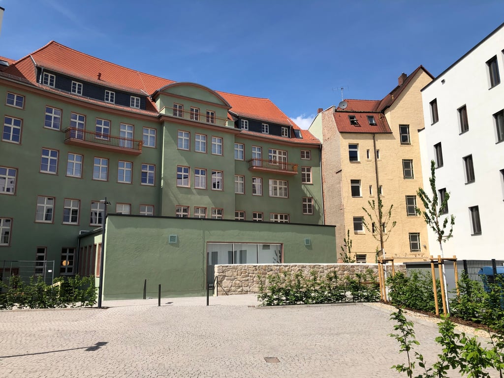 So sieht der Hof des neuen Jobcenters aus.