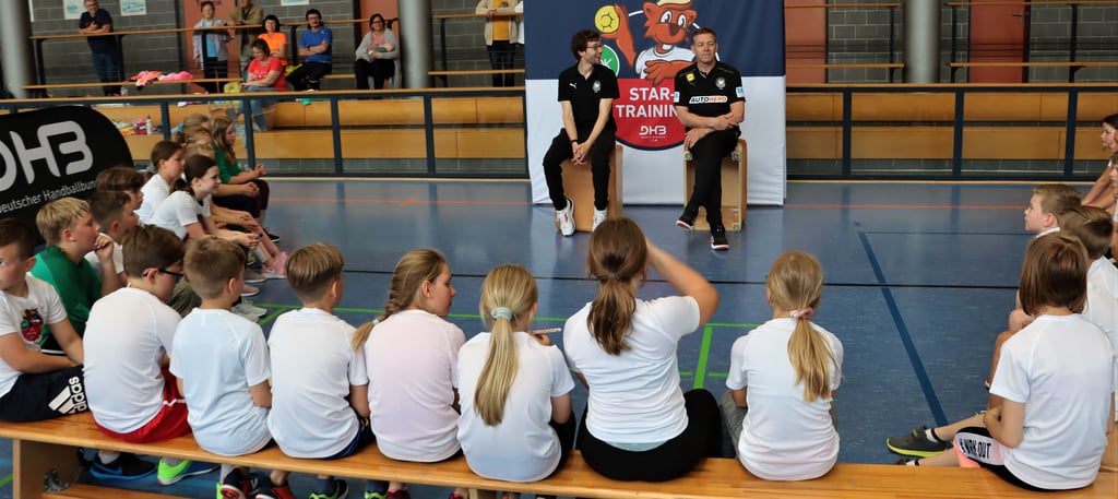Der Handballbundestrainer Alfred Gislason war in Wansleben zu Gast.