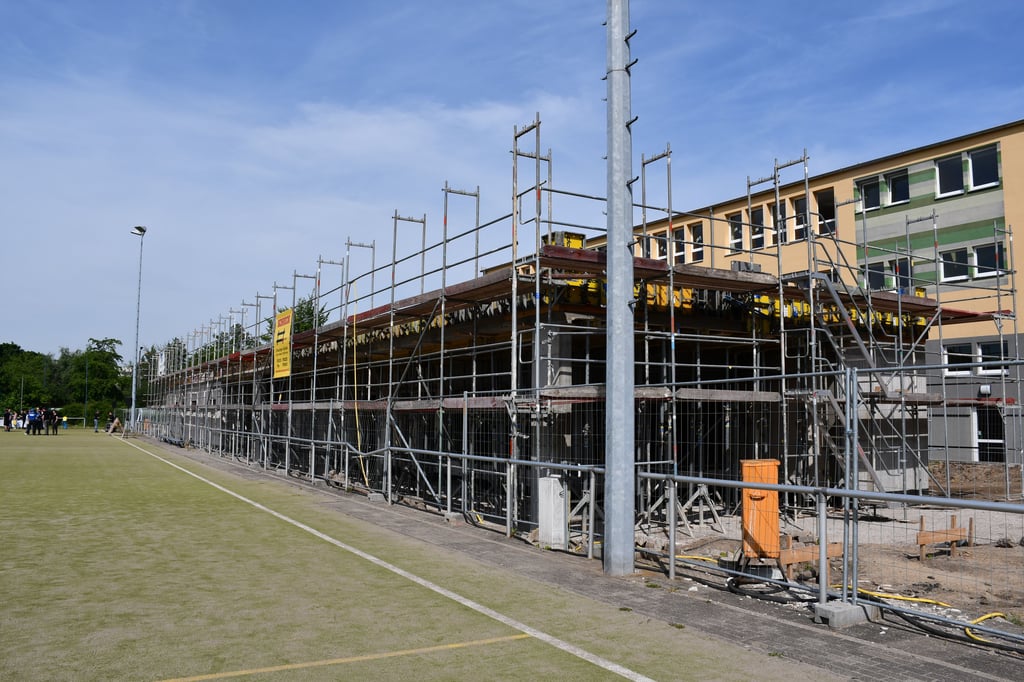 Das neue Vereinsheim der SG Handwerk Magdeburg nimmt Gestalt an.