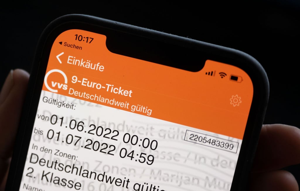 In Stuttgart und Freiburg kann man seit einigen Tagen schon 9-Euro-Tickets kaufen - Tausende Kunden haben bereits zugegriffen.