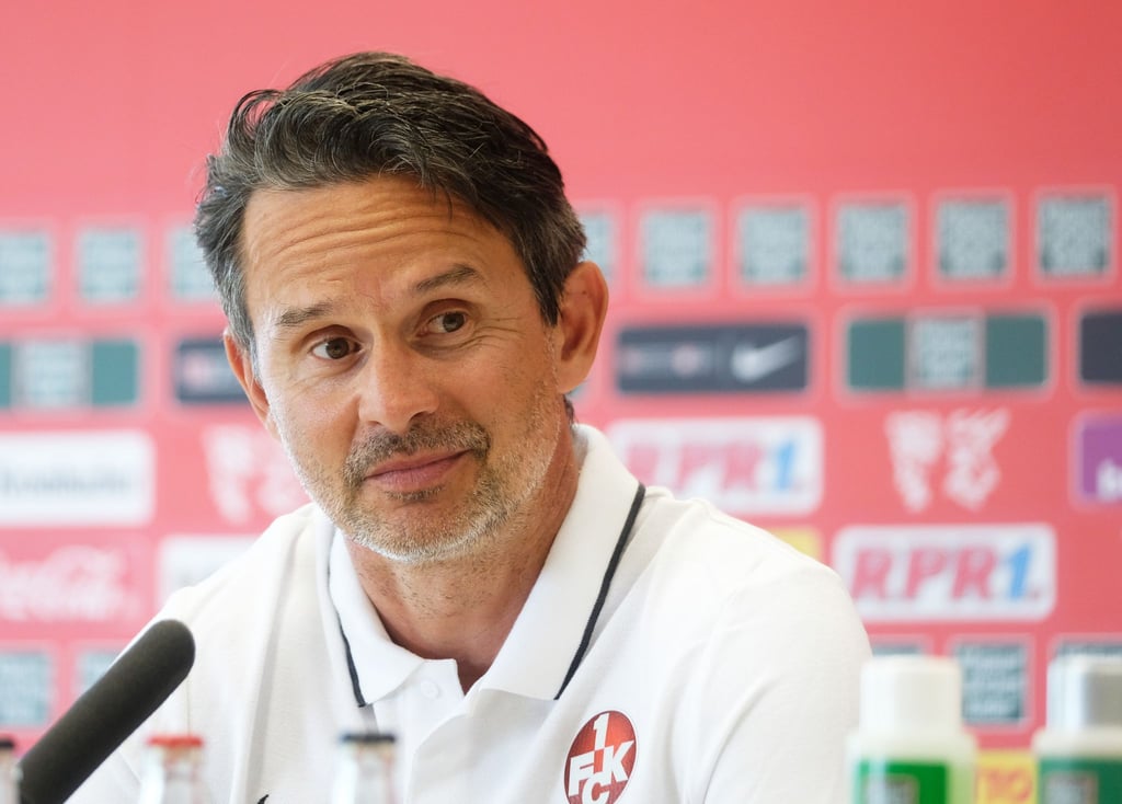 Dirk Schuster soll den 1. FC Kaiserslautern in die 2. Bundesliga führen.