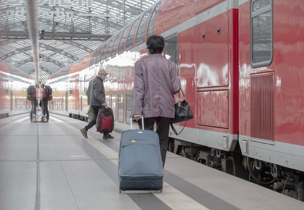 Noch alles friedlich - ab Montag könnte es aber enger werden im Nahverkehr. Wegen des Neun-Euro-Tickets rechnen Verkehrsbetriebe in Sachsen-Anhalt mit vollen Bussen, Zügen und Bahnen.