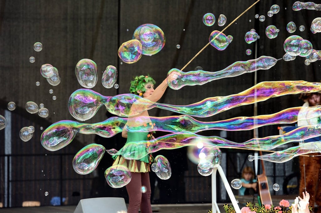 Ein Foto vom 15. Zeitzer Kinderfest. Kunterbunt soll es aber auch jetzt für Mädchen und Jungen zugehen.