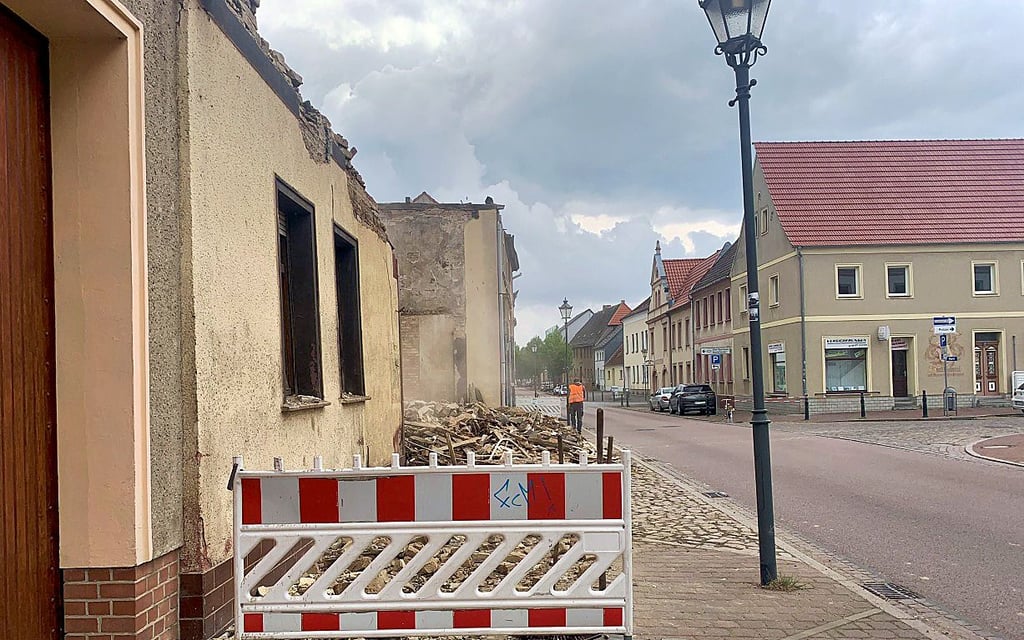 Für die Fußgänger wurde der Bereich abgesperrt.