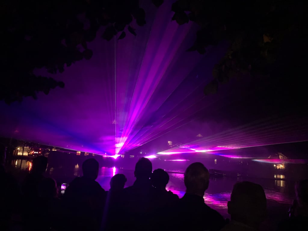 Befürworter einer zentralen Silvestershow in Magdeburg lassen bei ihrem Vorschlag nicht locker.