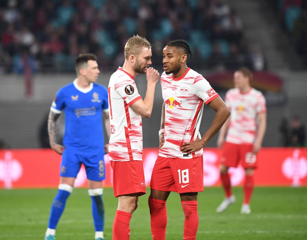 Konrad Laimer und Christopher Nkunku im Spiel gegen Glasgow.