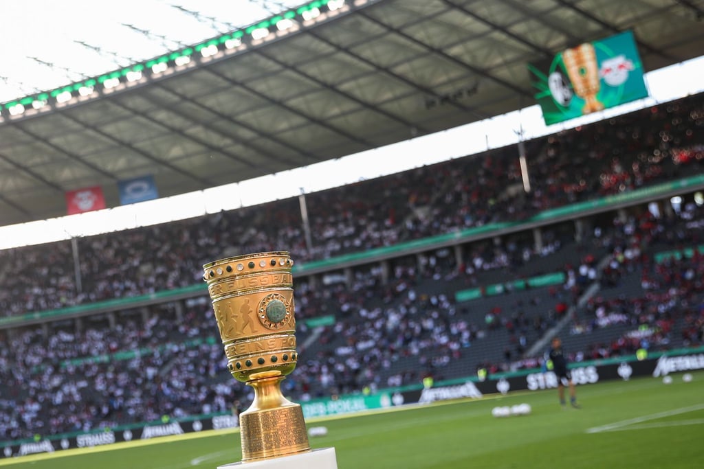 Das Objekt der Begierde: Der DFB-Pokal.