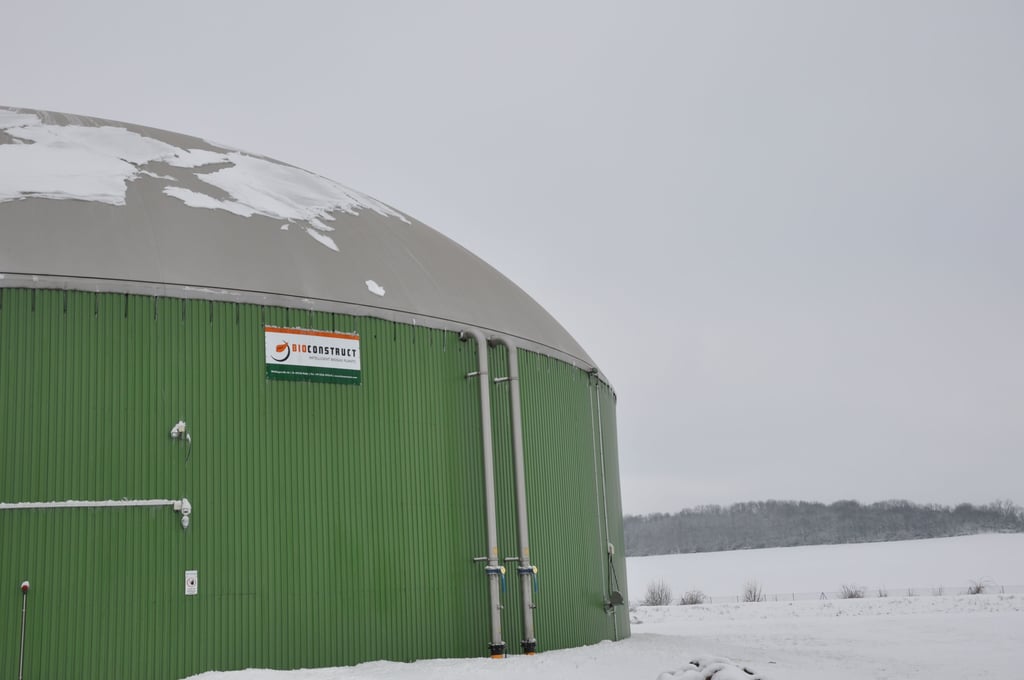 In derartigen Silos werden die Rückstände, die in einer Biogasanlage anfallen, gelagert. Zwei solcher Gärrestebehälter möchte ein Landwirt bei Eickendorf und Everingen aufstellen. Allerdings ohne Abdeckung, wie jetzt bekannt wurde.