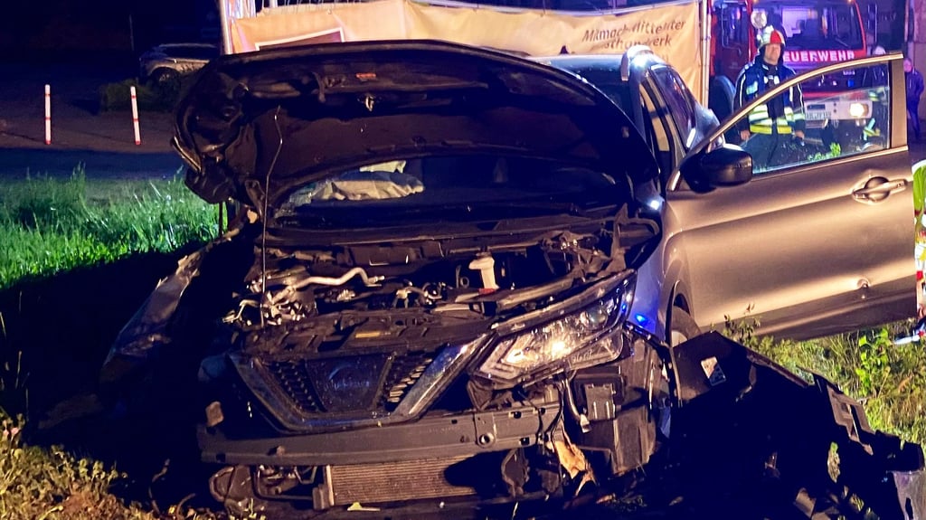 Trotz schnell eingeleiteter Reanimationsmaßnahmen konnte das Leben eines 66-jährigen Autofahrers nach einem Unfall in Aschersleben nicht gerettet werden.