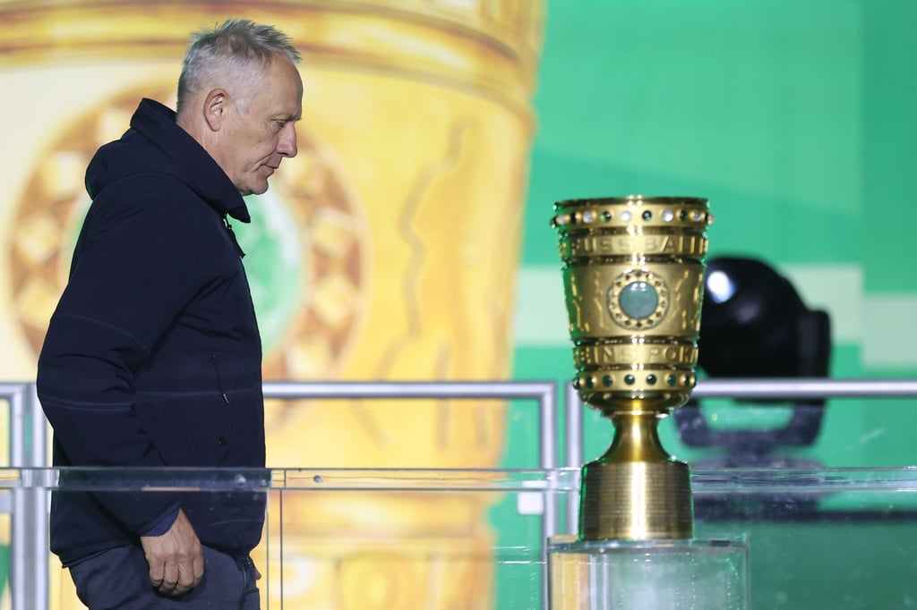 Ist auch ohne den DFB-Pokal-Sieg stolz auf seine Spieler: Freiburg-Coach Christian Streich.