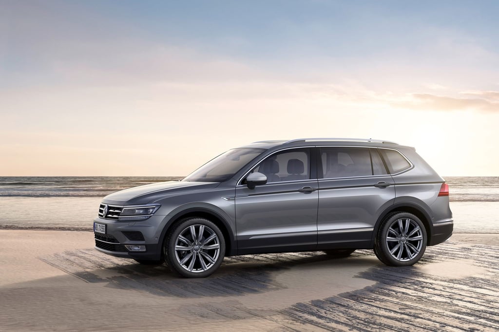 Auch abseits des Asphalts zuhause: So zeigt sich der Tiguan zumindest auf dem Werksfoto - hier als längere Version Allspace.