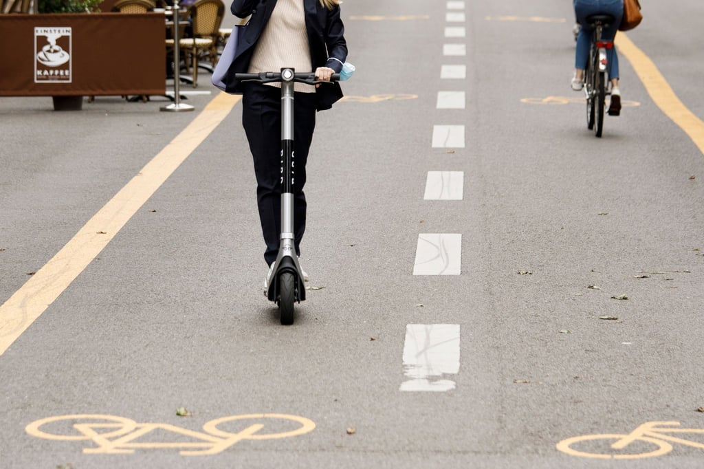 Seit etwa drei Jahren sind E-Scooter in Deutschland zugelassen. Doch im Vergleich zum Fahrrad und E-Bike haben sie sich noch nicht auf breiter Basis durchgesetzt.