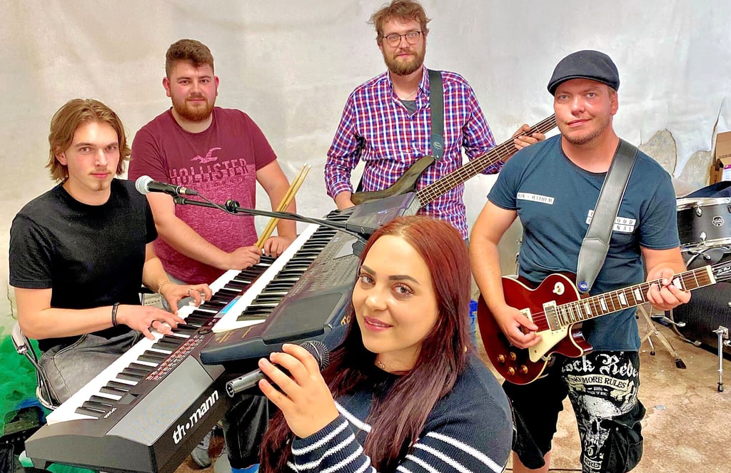 Eric Wagner (v.l.), Leon Wolfram, Julian Fehse, Vanessa Damitz und Marcus Beau sind „No name“