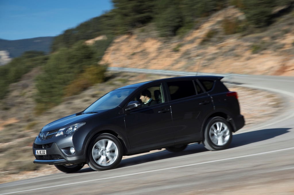 Kompakter sportlicher Geländewagen: Der Toyota RAV4 fährt mittlerweile in der fünften Generation vor - wie schlägt sich das japanische Modell als Gebrauchtwagen?