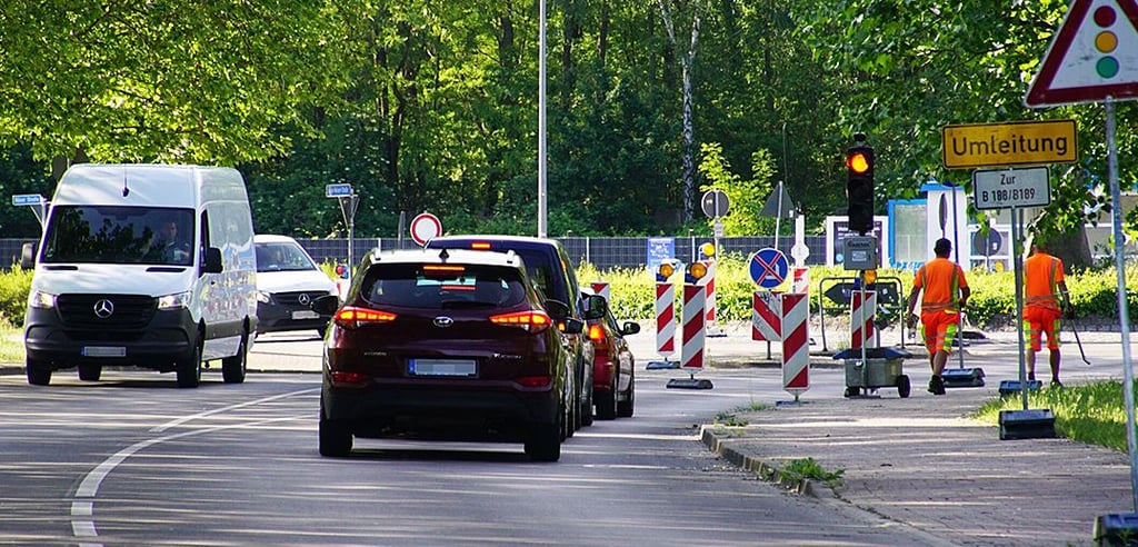 Der Kreisverkehr Röxer Straße in Stendal wurde am Dienstag, 24. Mai, wieder freigegeben.