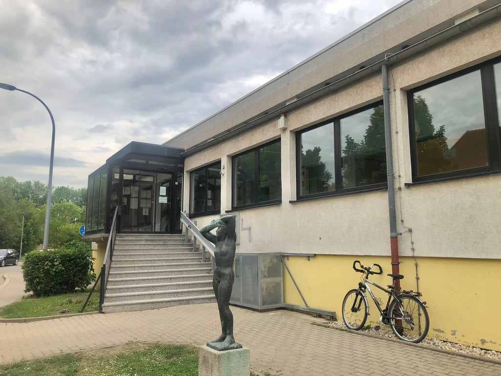 Wie geht es mit der Schwimmhalle Zeitz weiter? Was Leser dazu sagen.