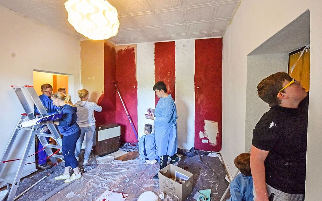 Farbenfroh wird es werden im Raum der jungen Feuerwehrleute.