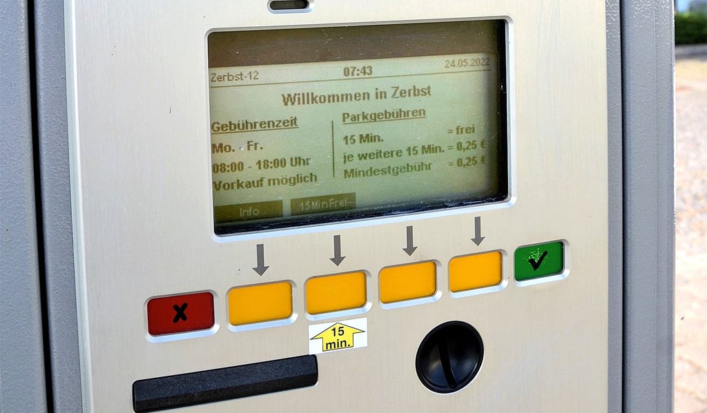 In Zerbst kann 15 Minuten kostenfrei geparkt werden, jede weitere Viertelstunde kostet 25 Cent.