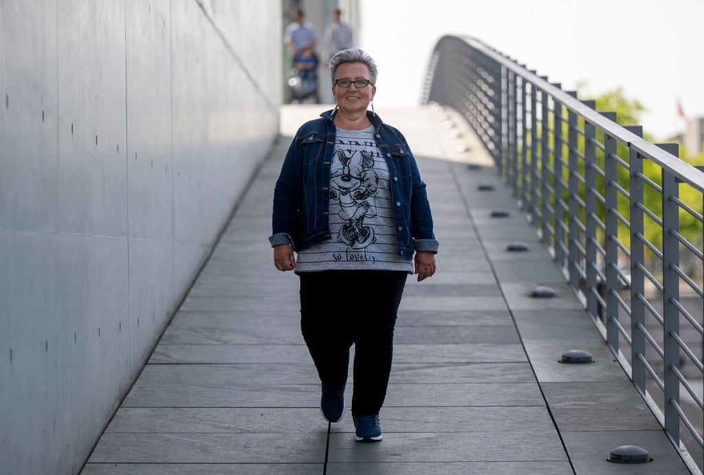 Alexandra Knoch, die sich vor fünf Jahren einer OP zur Magenverkleinerung unterzogen hat. Nach der Operation verlor die 55-jährige 90 von 176 Kilo - bei einer Größe von 1,57 Meter.