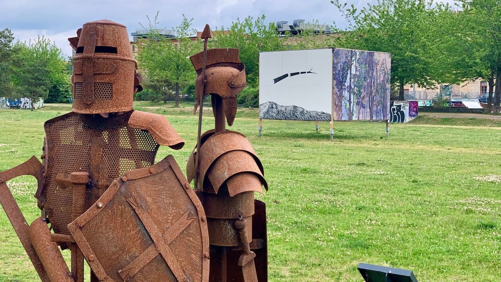 Das Kunstprojekt befindet sich in Nachbarschaft des Skulpturenparks.