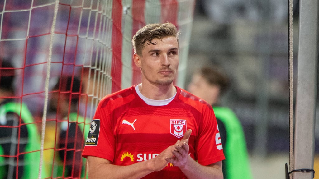Elias Huth spielte eine starke Rückrunde für den Halleschen FC. Aber welches Trikot trägt der Stürmer in der kommenden Saison?