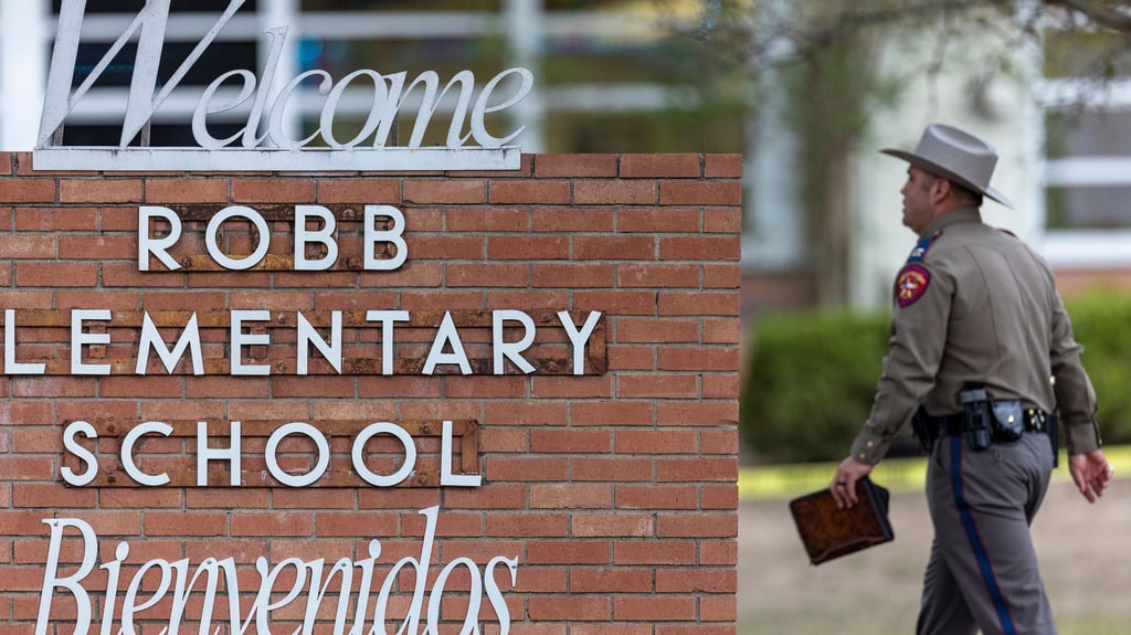 Ein 18-Jähriger hat in einer Grundschule im US-Bundesstaat Texas das Feuer eröffnet und mindestens 19 Schulkinder getötet. Es handelt sich um eines der verheerendsten Schulmassaker in der US-Geschichte.
